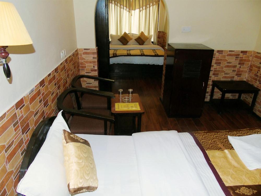 Hotel Trip Pokhara Kültér fotó