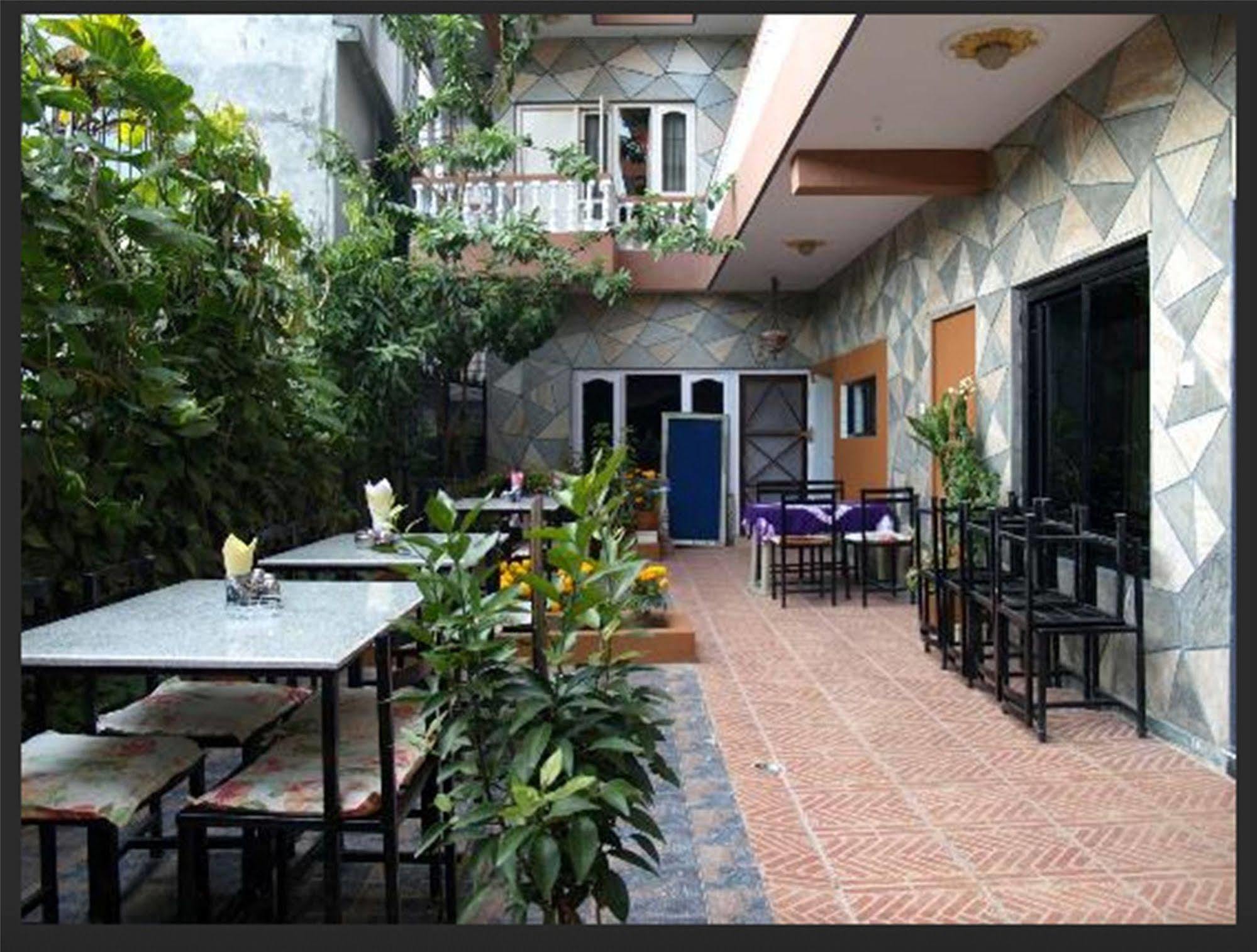 Hotel Trip Pokhara Kültér fotó