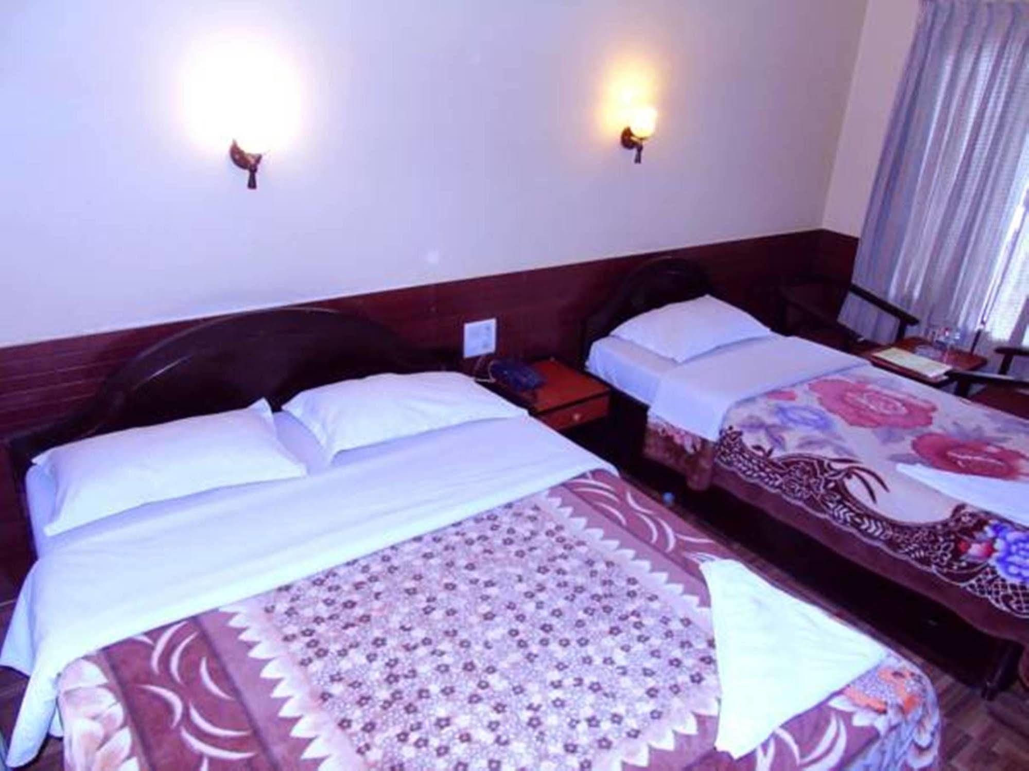 Hotel Trip Pokhara Kültér fotó