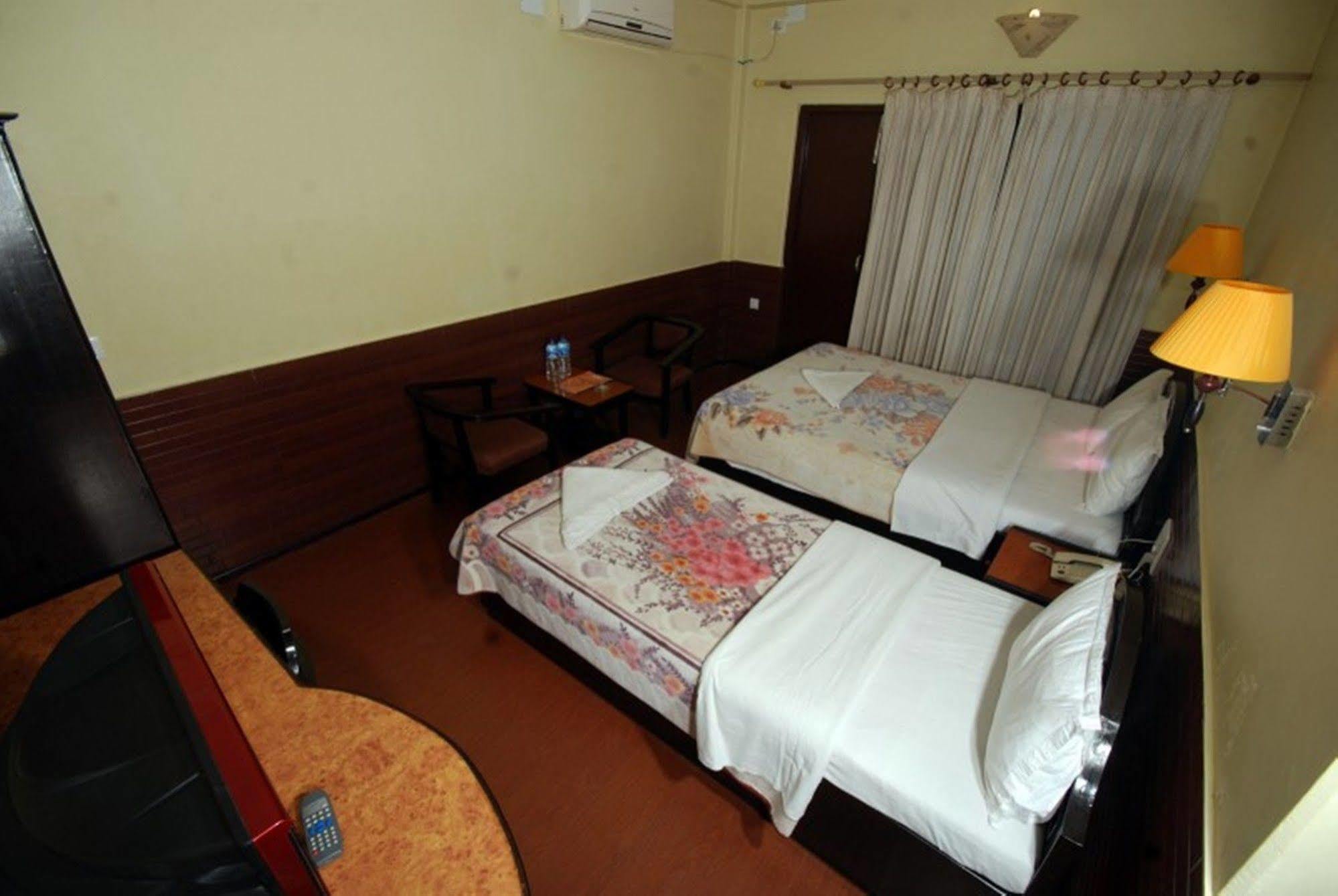 Hotel Trip Pokhara Kültér fotó