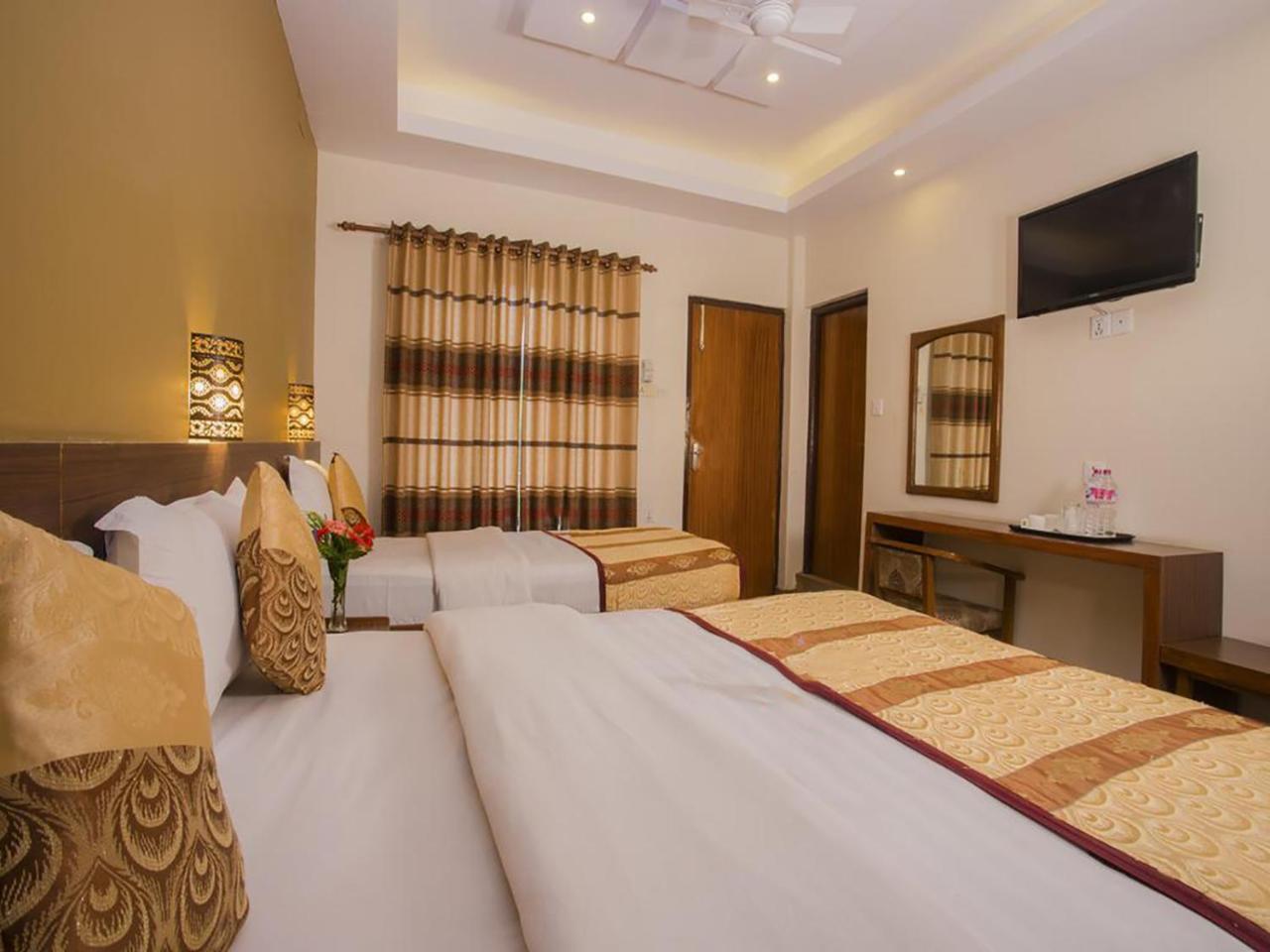 Hotel Trip Pokhara Kültér fotó