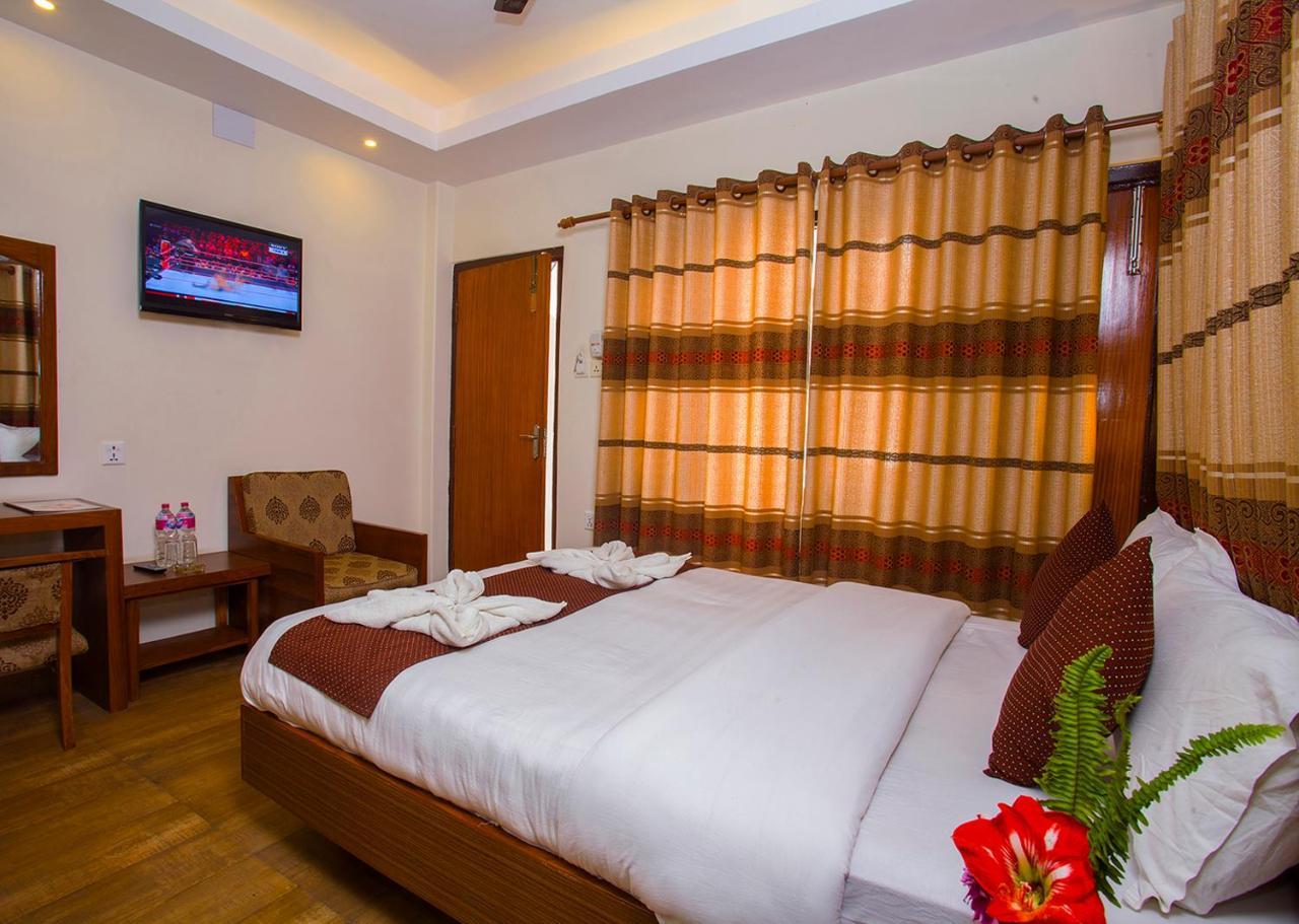 Hotel Trip Pokhara Kültér fotó